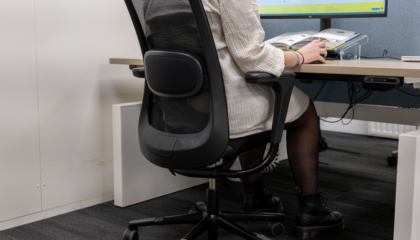 Top ergonomische bureaustoelen voor het verlichten van rugpijn 